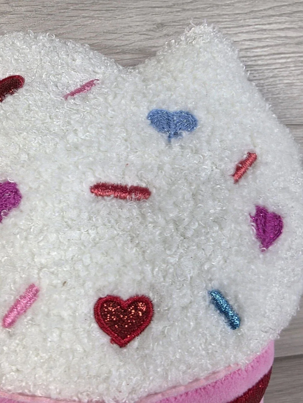 Spritz Cupcake-Shaped Plush Pillow SU22 Decorative SU22